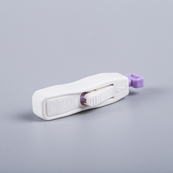 Pricker stérile Lancing de sang de diabète de bistouri de sécurité de confort avec la nervure de sensibilisation de peau